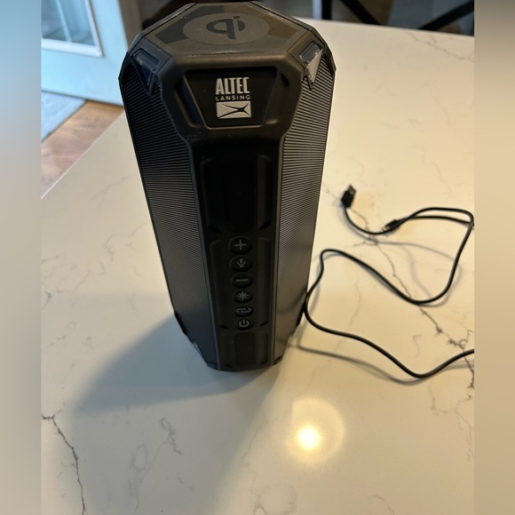 Altec Lansing Bluetooth Speaker-PLEASE READ FULL DESCRIPTION!!! - Picture 1 of 5